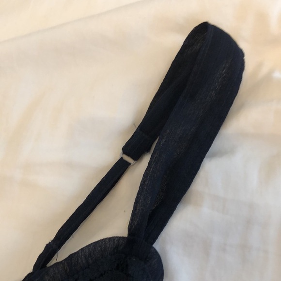 NWT Hollister navy lace peplum sleeveless blouse. Size XS. - Picture 4 of 9